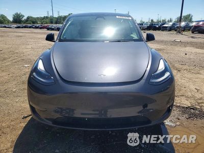 Piąte zdjęcie samochodu w środku: 2024 TESLA MODEL Y VIN:7SAYGAEE3RF132860 - miniatura