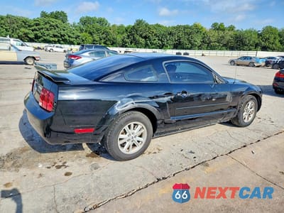 Trzecie zdjęcie samochodu z tyłu: 2005 FORD MUSTANG VIN:1ZVFT80NX55154573 - miniatura