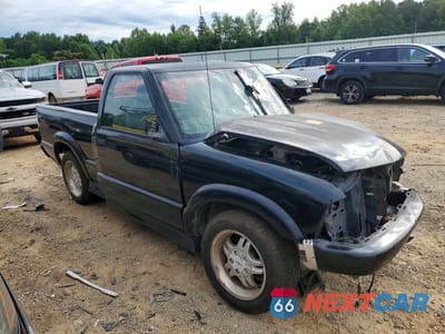 Czwarte zdjęcie samochodu z boku: 2000 CHEVROLET S TRUCK S10 VIN:1GCCS1459Y8286799 - miniatura