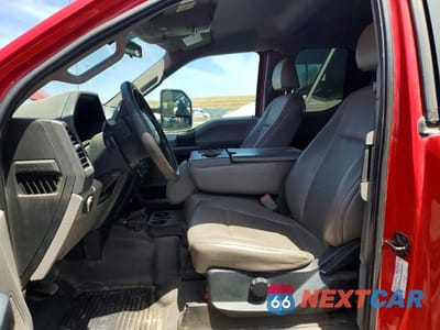 Zdjęcie 7 z 12 samochodu: 2017 FORD F350 CHSCB VIN:1FD8X3GT4HEE22430 - miniatura
