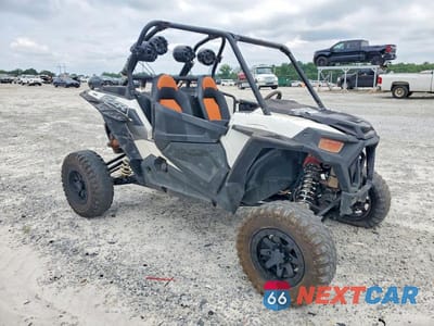 2015 POLARIS RZR UTILITY VEHICLE 3NSVDE993FF374040 - główne zdjęcie licytacji z USA - miniatura