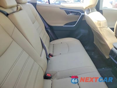 Zdjęcie 11 z 13 samochodu: 2019 TOYOTA RAV4 LIMITED VIN:JTMN1RFV2KD522179 - miniatura
