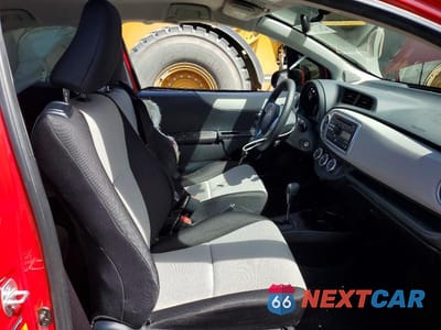 Zdjęcie 7 z 12 samochodu: 2014 TOYOTA YARIS 3-DOOR LE VIN:JTDJTUD3XED584625 - miniatura