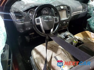 Zdjęcie 8 z 12 samochodu: 2013 CHRYSLER 300 VIN:2C3CCAAGXDH698323 - miniatura