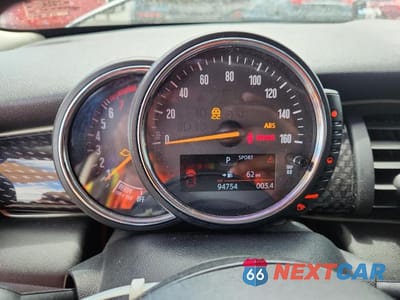 Zdjęcie 9 z 12 samochodu: 2016 MINI COOPER S VIN:WMWXU3C53G2D28667 - miniatura