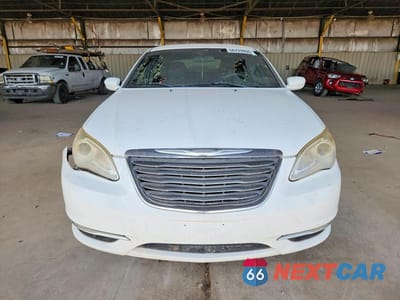 Piąte zdjęcie samochodu w środku: 2012 CHRYSLER 200 LX VIN:1C3CCBAB9CN256715 - miniatura