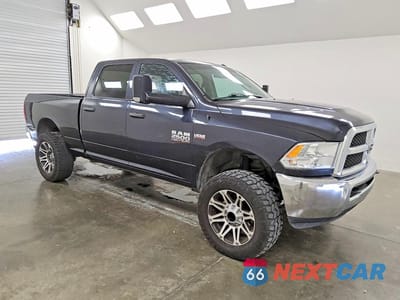 Czwarte zdjęcie samochodu z boku: 2017 RAM 2500 ST VIN:3C6UR5CJ8HG561473 - miniatura