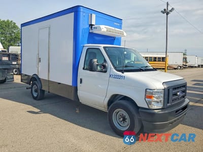Czwarte zdjęcie samochodu z boku: 2024 FORD E350 REFRIGERATED BOX TRUCK VIN:1FDWE3FN5RDD00781 - miniatura