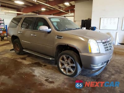 Czwarte zdjęcie samochodu z boku: 2007 CADILLAC ESCALADE LUXURY VIN:1GYFK63807R315986 - miniatura