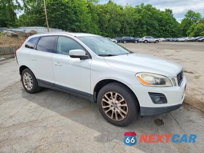 Czwarte zdjęcie samochodu z boku: 2010 VOLVO XC60 T6 VIN:YV4992DZ0A2096054 - miniatura