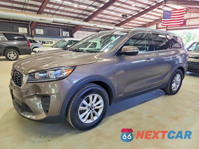 2019 KIA SORENTO LX 5XYPGDA32KG538416 - główne zdjęcie licytacji z USA - miniatura