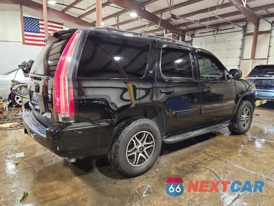 Trzecie zdjęcie samochodu z tyłu: 2013 CHEVROLET TAHOE K1500 LT VIN:1GNSKBE08DR196866 - miniatura