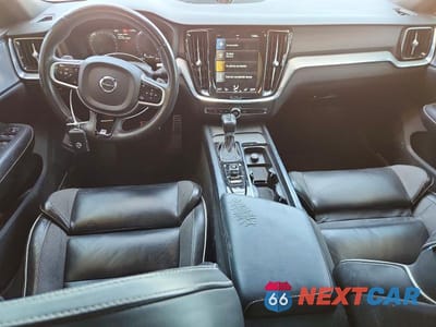 Zdjęcie 8 z 13 samochodu: 2019 VOLVO S60 T6 R-DESIGN VIN:7JRA22TM0KG000620 - miniatura
