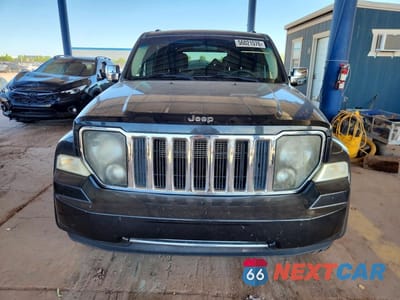 Piąte zdjęcie samochodu w środku: 2011 JEEP LIBERTY SPORT VIN:1J4PP2GK7BW588681 - miniatura