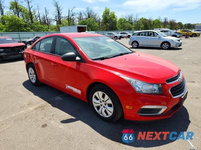 Czwarte zdjęcie samochodu z boku: 2015 CHEVROLET CRUZE LS VIN:1G1PA5SG0F7179538 - miniatura