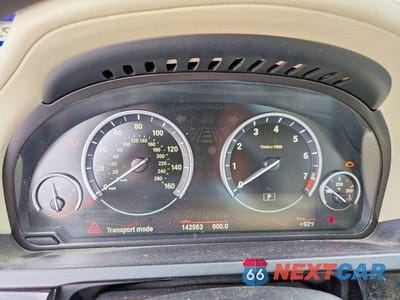 Zdjęcie 9 z 12 samochodu: 2011 BMW 740 I VIN:WBAKA4C56BC612674 - miniatura