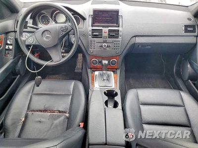 Zdjęcie 8 z 12 samochodu: 2010 MERCEDES-BENZ C 300 VIN:WDDGF5EB9AR126252 - miniatura