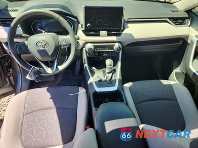 Zdjęcie 8 z 13 samochodu: 2023 TOYOTA RAV4 HYBRID XLE VIN:JTMRWRFVXPD206684 - miniatura