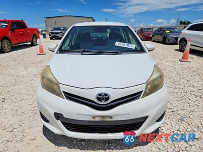 Piąte zdjęcie samochodu w środku: 2012 TOYOTA YARIS 5-DOOR LE VIN:JTDKTUD39CD519329 - miniatura