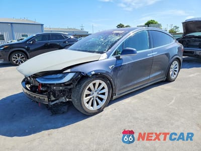 2018 TESLA MODEL X 5YJXCAE20JF112872 - główne zdjęcie licytacji z USA - miniatura