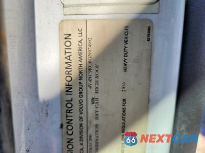 Zdjęcie 10 z 10 samochodu: 2016 VOLVO VNL SEMI TRUCK VIN:4V4NC9EG8GN974902 - miniatura