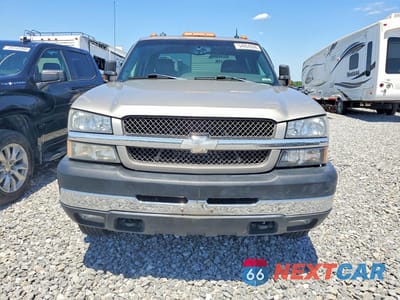 Piąte zdjęcie samochodu w środku: 2003 CHEVROLET SILVERADO K3500 VIN:1GCJK33113F153752 - miniatura