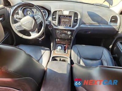 Zdjęcie 8 z 13 samochodu: 2018 CHRYSLER 300 LIMITED VIN:2C3CCAEG1JH136946 - miniatura