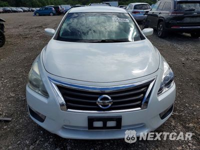 Piąte zdjęcie samochodu w środku: 2015 NISSAN ALTIMA 2.5 S VIN:1N4AL3AP5FC476802 - miniatura