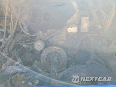 Zdjęcie 9 z 10 samochodu: 2004 CHEVROLET C8500 REFUSE TRUCK VIN:1GBP8C1CX4F504824 - miniatura
