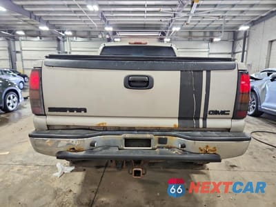 Zdjęcie 6 z 12 samochodu: 2006 GMC NEW SIERRA K1500 VIN:1GTEK19B36E168897 - miniatura