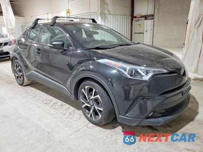 Czwarte zdjęcie samochodu z boku: 2018 TOYOTA C-HR XLE PREMIUM VIN:NMTKHMBX8JR050225 - miniatura
