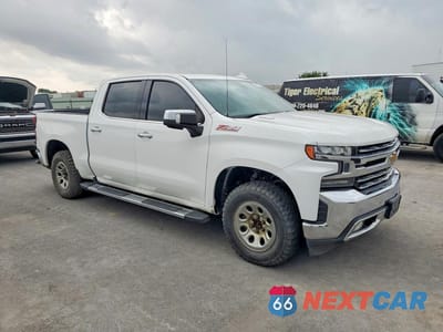 Czwarte zdjęcie samochodu z boku: 2020 CHEVROLET SILVERADO K1500 LTZ VIN:3GCUYGET3LG146396 - miniatura