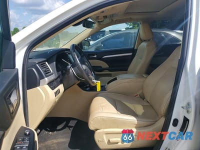Zdjęcie 7 z 13 samochodu: 2019 TOYOTA HIGHLANDER XLE VIN:5TDKZRFHXKS561497 - miniatura