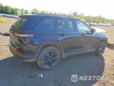 Trzecie zdjęcie samochodu z tyłu: 2025 JEEP GRAND CHEROKEE LAREDO VIN:1C4RJHAG5SC278070 - miniatura