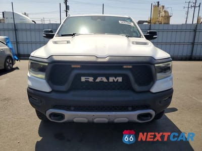 Piąte zdjęcie samochodu w środku: 2020 RAM 1500 REBEL VIN:1C6SRFLM9LN270472 - miniatura