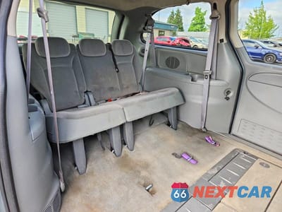 Zdjęcie 11 z 14 samochodu: 2005 CHRYSLER TOWN & COUNTRY LX VIN:2C4GP44R95R255799 - miniatura