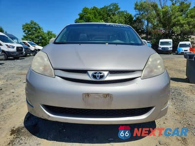 Piąte zdjęcie samochodu w środku: 2009 TOYOTA SIENNA XLE VIN:5TDZK22C79S227779 - miniatura