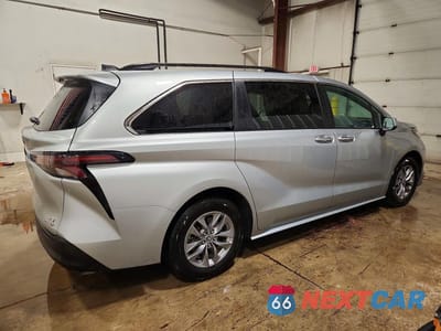 Trzecie zdjęcie samochodu z tyłu: 2023 TOYOTA SIENNA XLE VIN:5TDYRKEC3PS153812 - miniatura