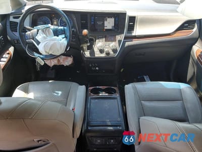Zdjęcie 8 z 14 samochodu: 2017 TOYOTA SIENNA LIMITED PREMIUM 7-PASSENGER VIN:5TDDZ3DC1HS161771 - miniatura