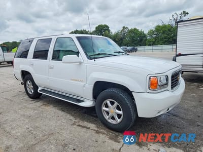 Czwarte zdjęcie samochodu z boku: 2000 CADILLAC ESCALADE VIN:1GYEK13R2YR157420 - miniatura