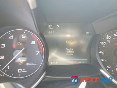 Zdjęcie 9 z 12 samochodu: 2017 ALFA ROMEO GIULIA TI Q4 VIN:ZARFAEEN4H7554496 - miniatura