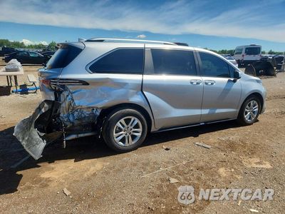 Trzecie zdjęcie samochodu z tyłu: 2025 TOYOTA SIENNA LIMITED 7-PASSENGER VIN:5TDZSKFC4SS215296 - miniatura