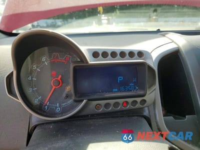 Zdjęcie 9 z 14 samochodu: 2013 CHEVROLET SONIC LT VIN:1G1JC6SH6D4160084 - miniatura