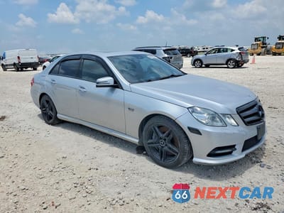 Czwarte zdjęcie samochodu z boku: 2012 MERCEDES-BENZ E 550 4MATIC VIN:WDDHF9BB6CA528408 - miniatura