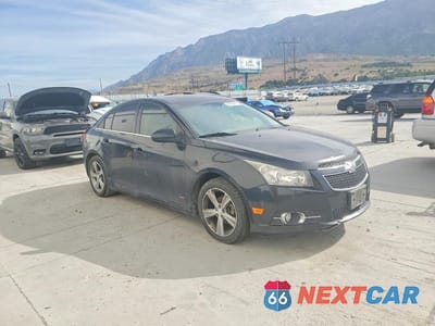 Czwarte zdjęcie samochodu z boku: 2014 CHEVROLET CRUZE LT VIN:1G1PF5SBXE7266321 - miniatura