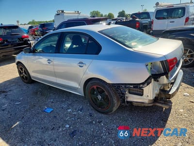 Drugie zdjęcie samochodu z przodu: 2015 VOLKSWAGEN JETTA BASE VIN:3VW2K7AJ7FM297418 - miniatura