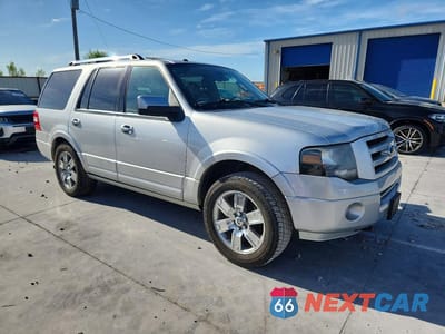 Czwarte zdjęcie samochodu z boku: 2010 FORD EXPEDITION LIMITED VIN:1FMJU2A50AEB62211 - miniatura