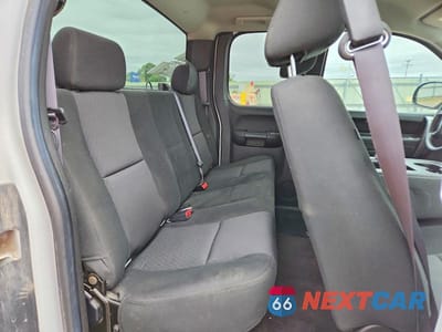 Zdjęcie 10 z 12 samochodu: 2011 CHEVROLET SILVERADO K1500 LS VIN:1GCRKREA2BZ446172 - miniatura