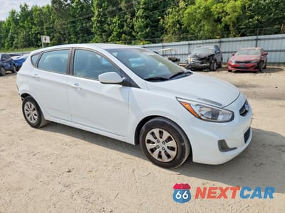 Czwarte zdjęcie samochodu z boku: 2017 HYUNDAI ACCENT SE VIN:KMHCT5AE0HU341491 - miniatura
