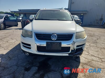 Piąte zdjęcie samochodu w środku: 2009 VOLKSWAGEN TOUAREG 2 V6 VIN:WVGBE77L59D015999 - miniatura